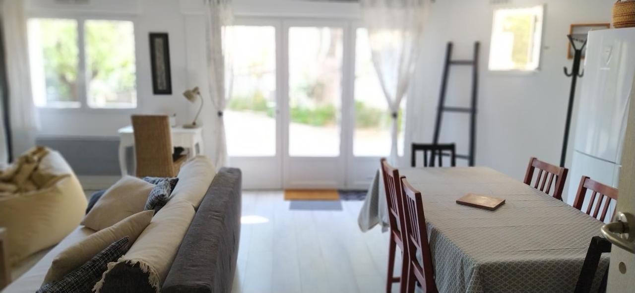 Les Mondes - Appartement Bas De Maison Ensues-la-Redonne Εξωτερικό φωτογραφία